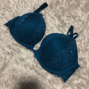 NWOT Victoria’s Secret Bombshell Plunge Bra - 32D